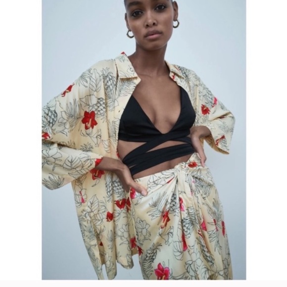Zara Tops - NWT Zara Printed Top